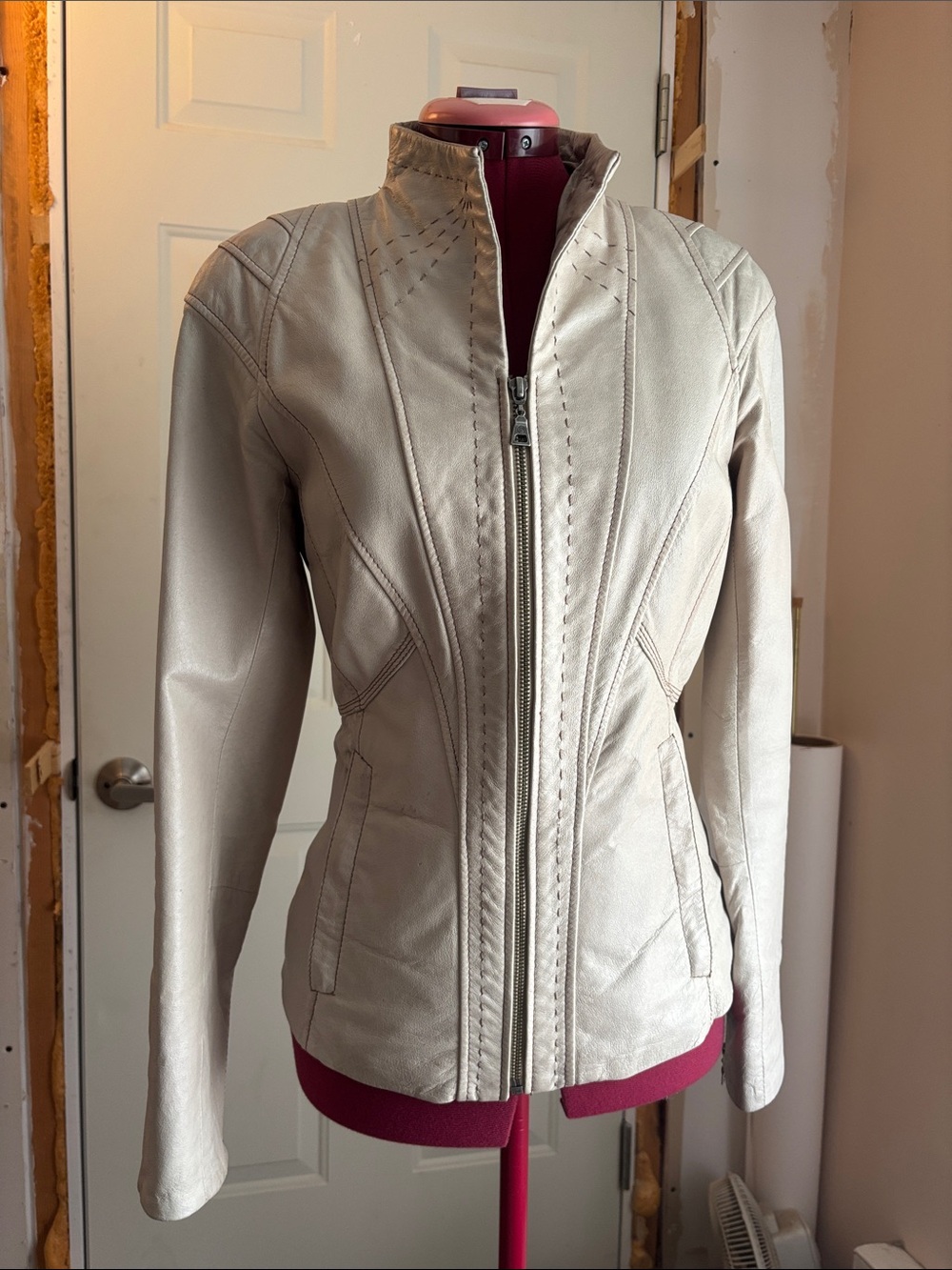 Danier cream genuine Leather Zip-Up Jacket